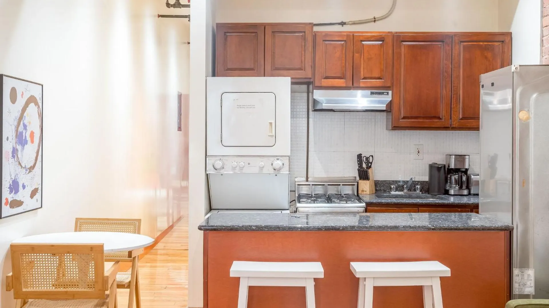 Wonderful 3Br 1Bath Apartment Only Steps From Times Square & Central Park ニューヨーク 米国