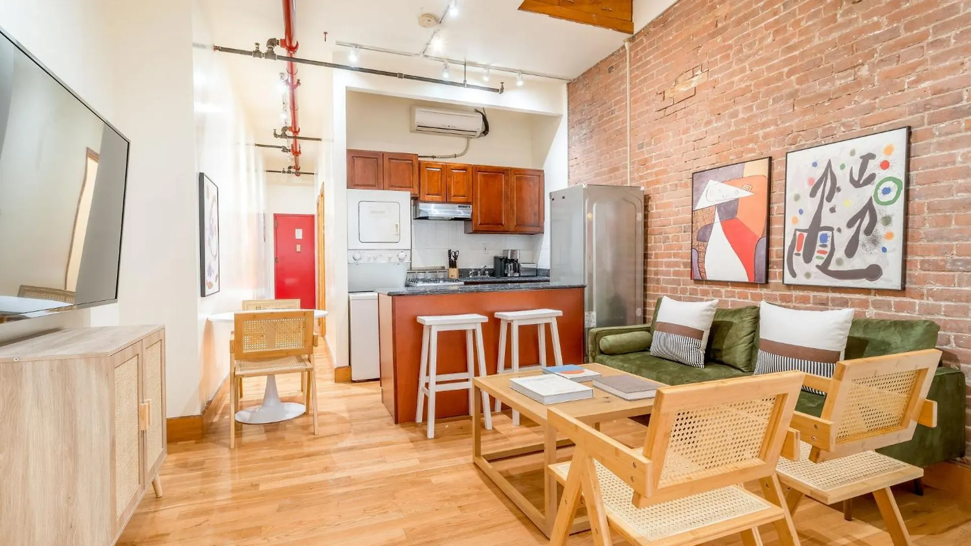 Wonderful 3Br 1Bath Apartment Only Steps From Times Square & Central Park Nowy Jork Stany Zjednoczone Ameryki