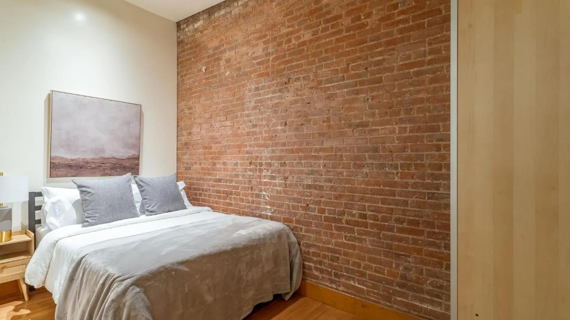 Wonderful 3Br 1Bath Apartment Only Steps From Times Square & Central Park Nowy Jork 0*,